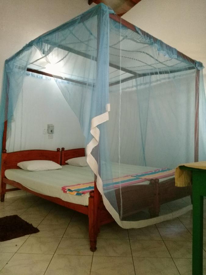 Sunnys Beach Guest House Hikkaduwa Buitenkant foto
