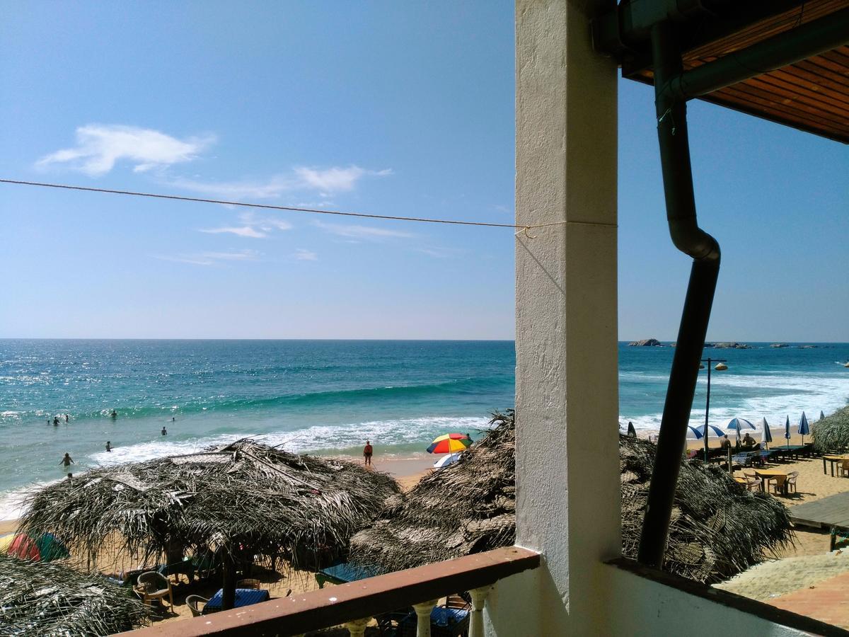 Sunnys Beach Guest House Hikkaduwa Buitenkant foto