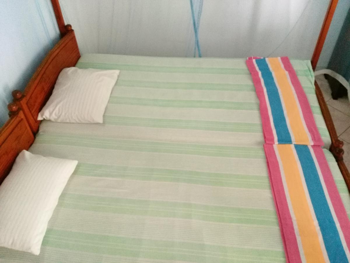 Sunnys Beach Guest House Hikkaduwa Buitenkant foto