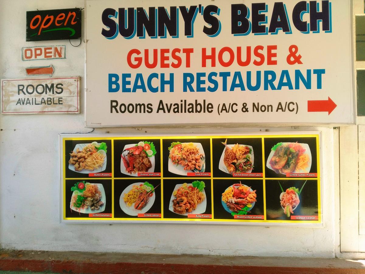 Sunnys Beach Guest House Hikkaduwa Buitenkant foto